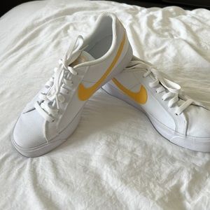 Nike Court Sneaker